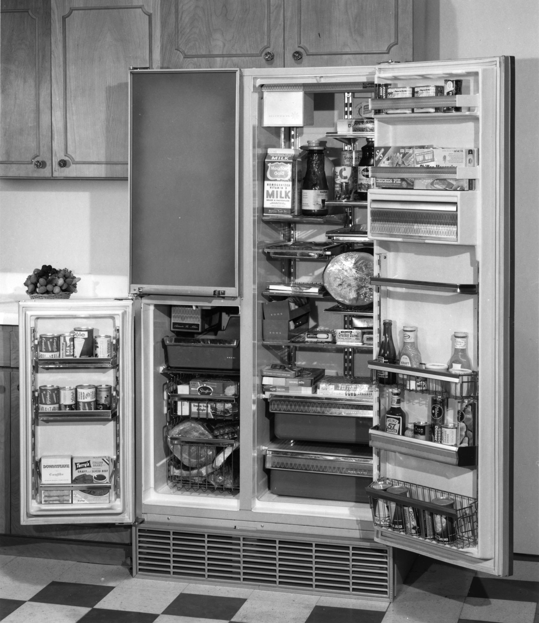 Look at all that food! - Shopping Hints #103, Item #2, Convertible Refrigerator. Product News, 4/7/1967. [Medical World News Collection, McGovern Historical Center, IC077, Folder 94.38]