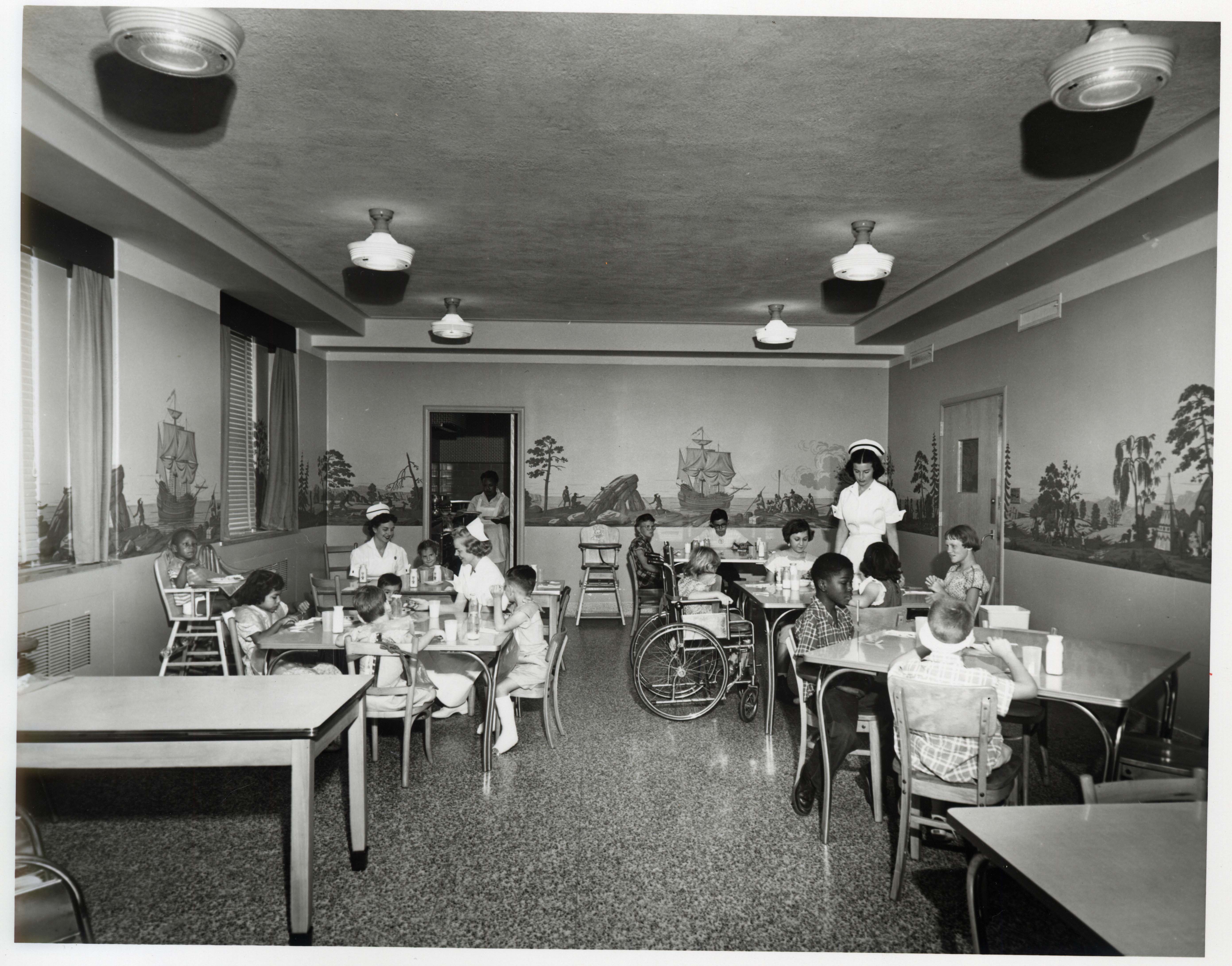 P-2537-03 Arabia Temple Crippled Children's Clinic, lunch time