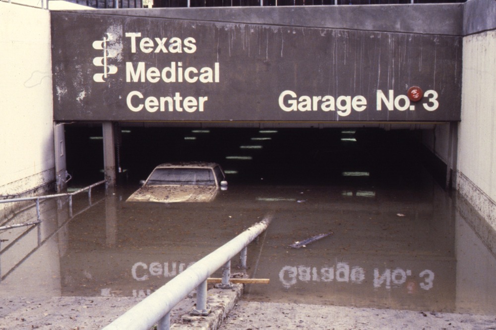 1979-library-exterior-flood-b