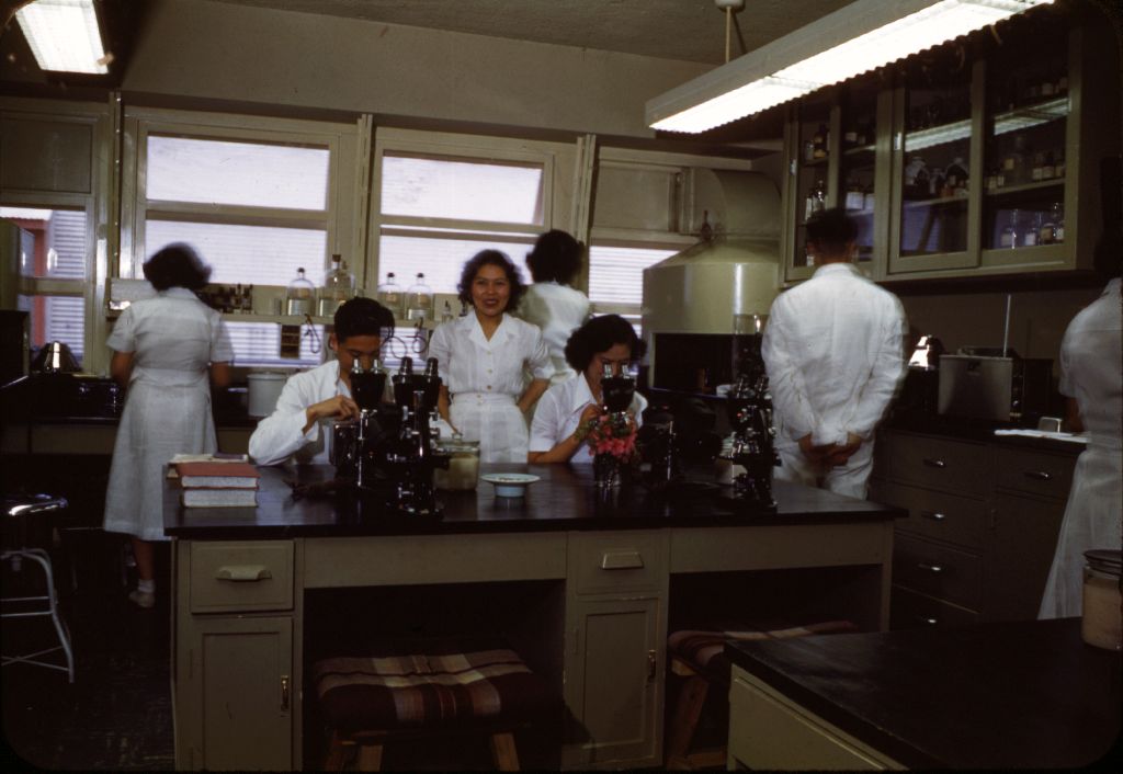 Hijiyama bacteriology lab. ABCC, circa 1948-1952. [McGovern Historical Center, MS 196 Mac Suzuki Photograph Collection, MS196-0649]