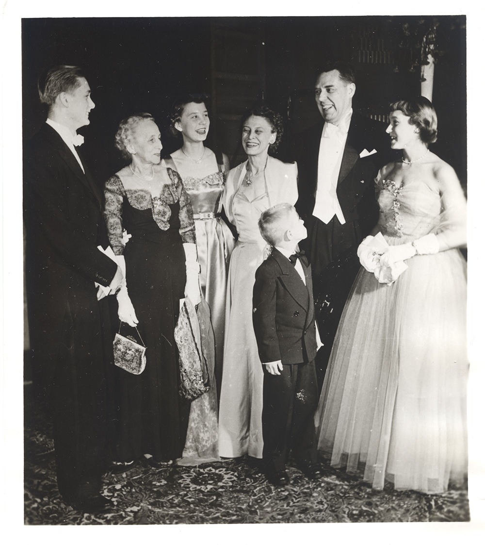 Philip Hench and family in formal attire. [MS076_b29f1_family_formal, MS 076 Philip S. Hench, MD papers, McGovern Historical Center, TMC Library]
