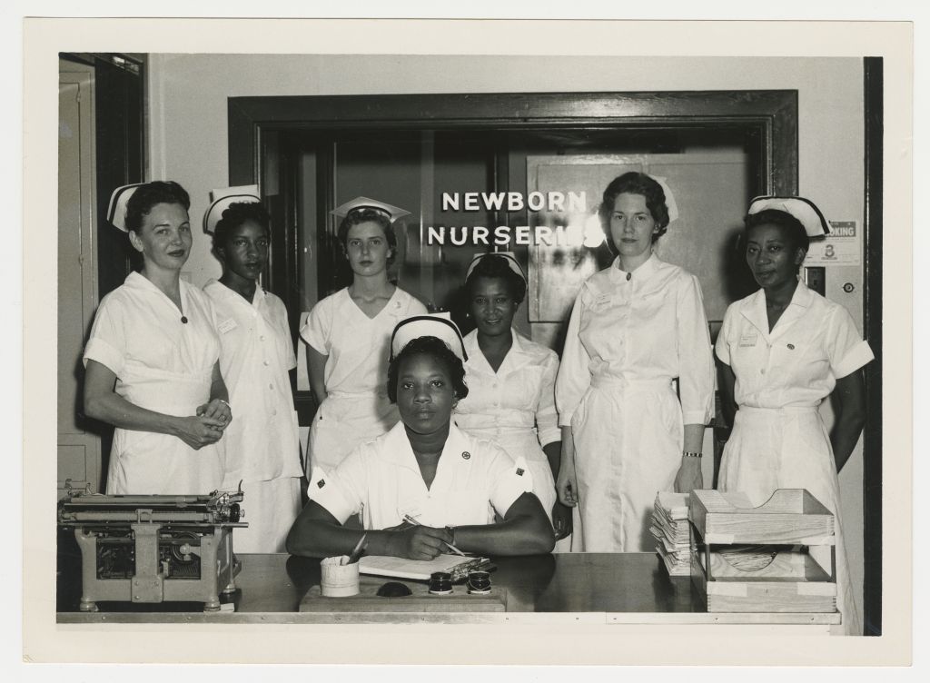 [Newborn Nursery and Hartford Project Transitional Care Staff, 1960. MS054-3f10-002, Murdina MacFarquhar Desmond, MD papers, McGovern Historical Center, Texas Medical Center Library] 